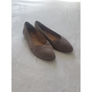 Tom's Taupe Womans Flats Sz 7